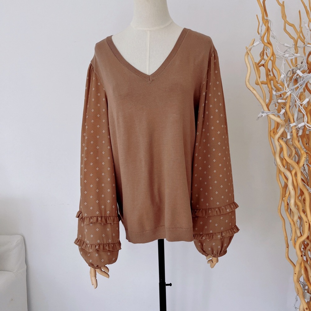 Adrianna Papell Tan V-Neck Sweater with Billowy Sleeves